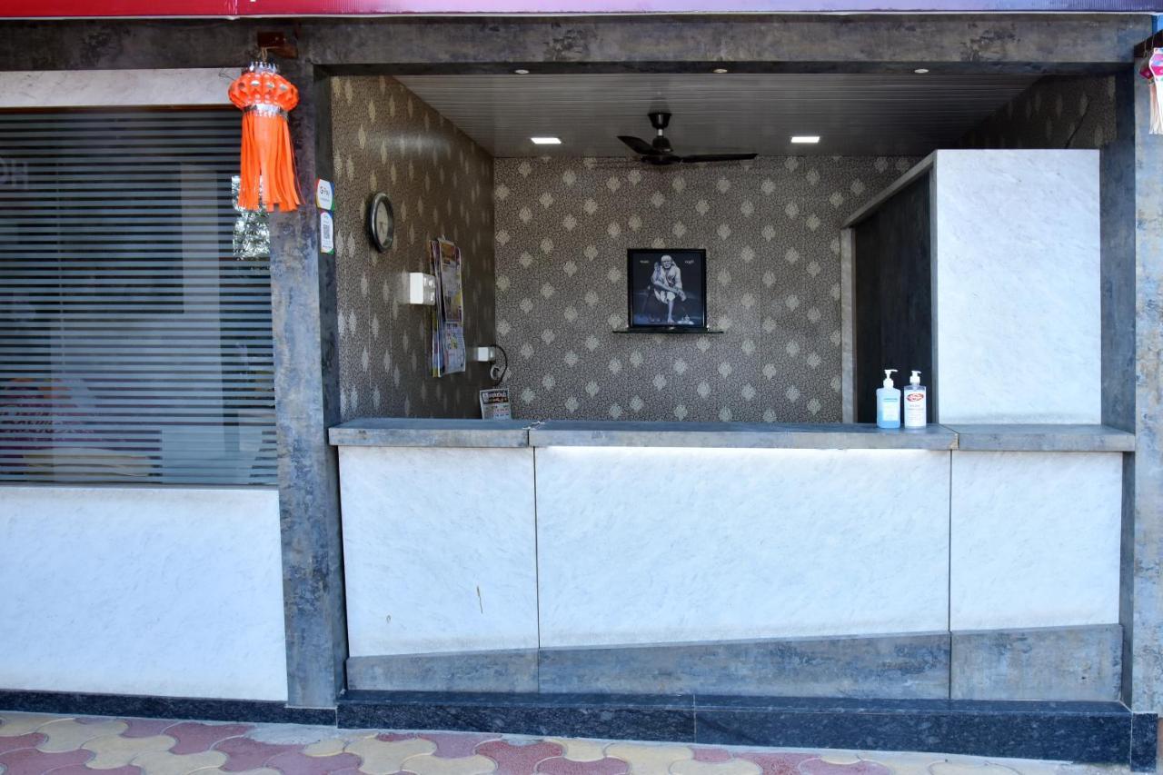 Hotel Temple Sai Shirdi Bagian luar foto