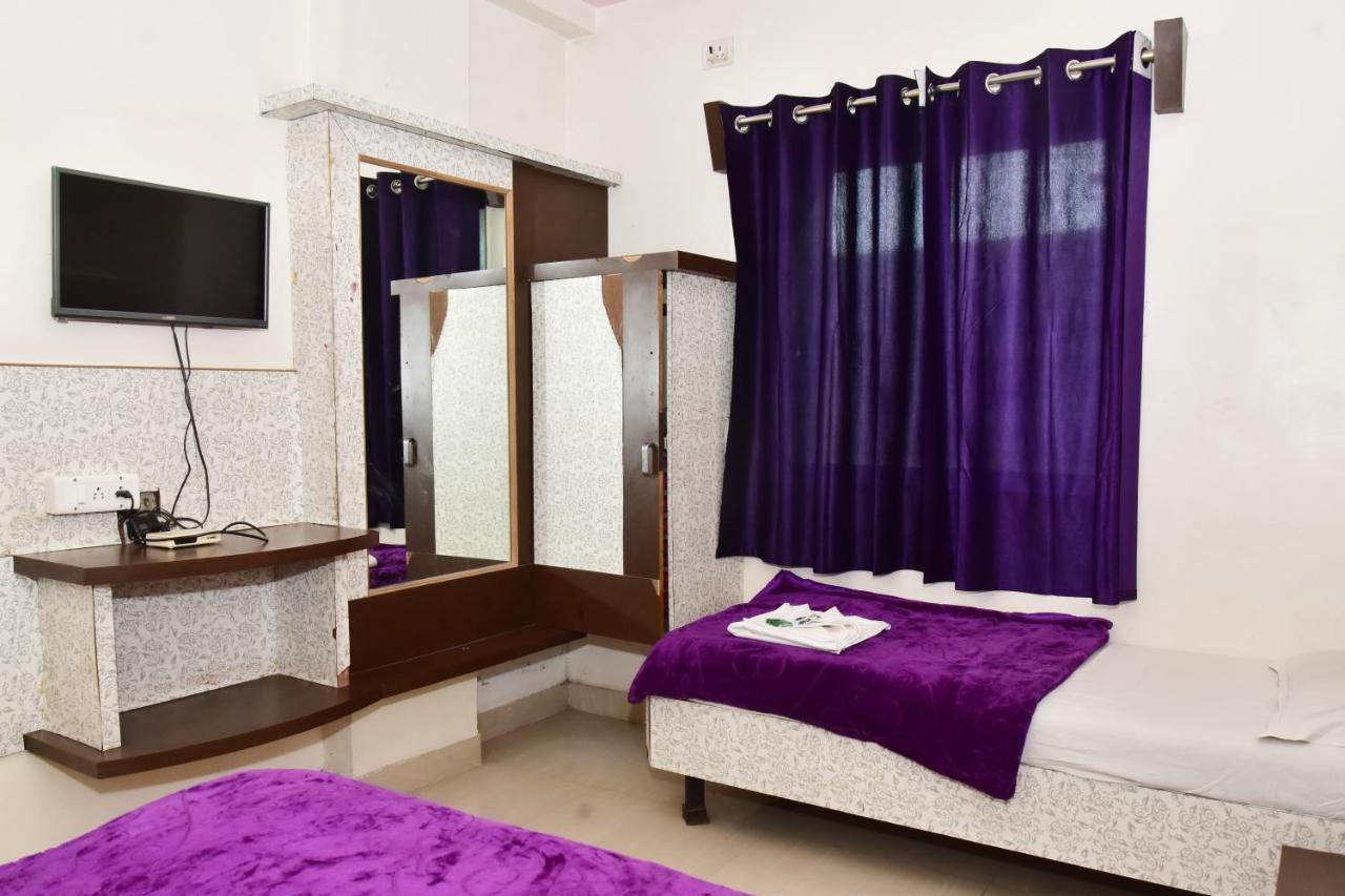 Hotel Temple Sai Shirdi Bagian luar foto