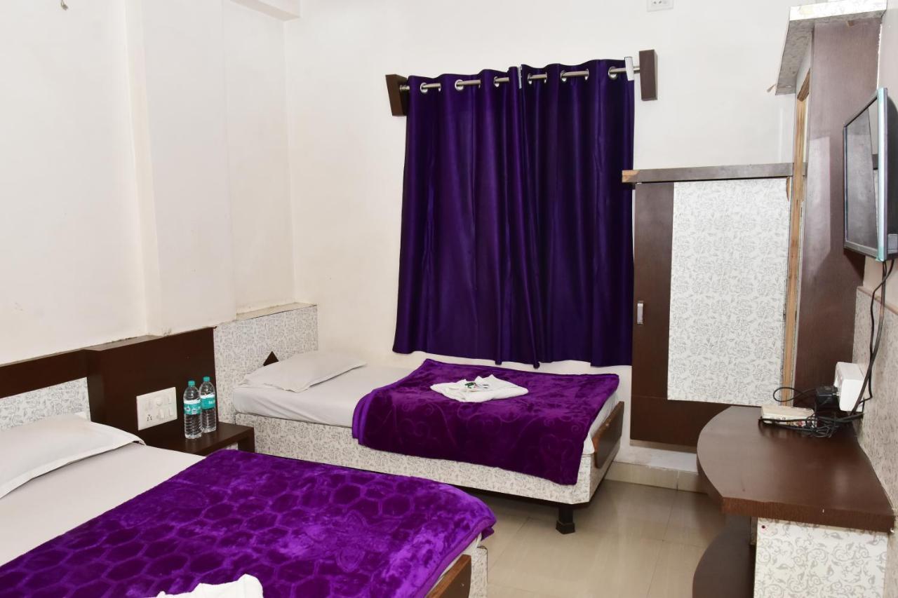 Hotel Temple Sai Shirdi Bagian luar foto