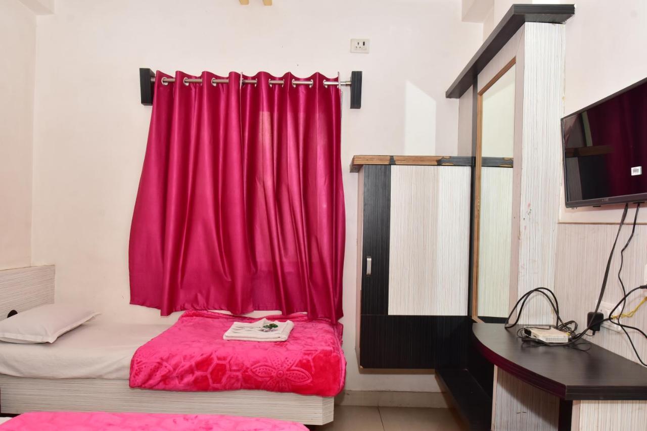 Hotel Temple Sai Shirdi Bagian luar foto