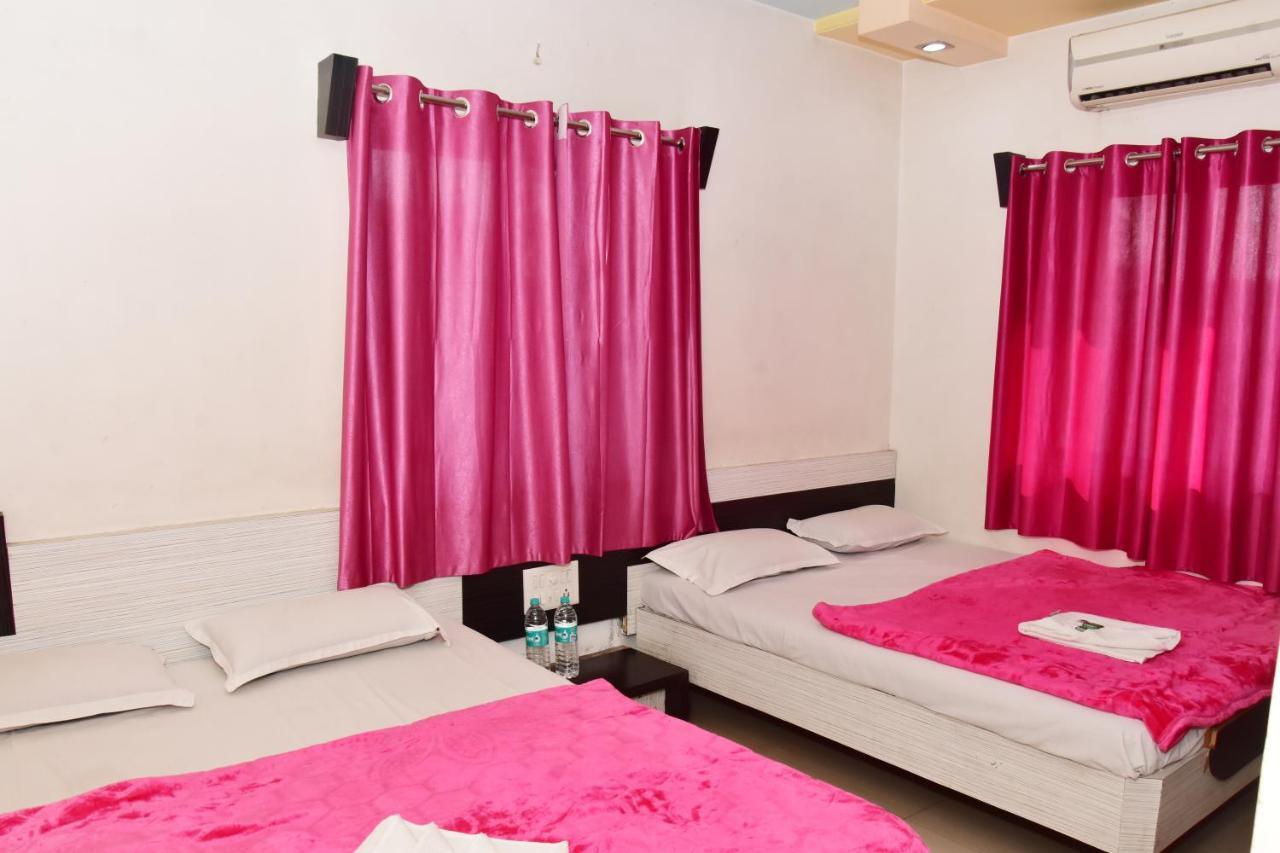 Hotel Temple Sai Shirdi Bagian luar foto