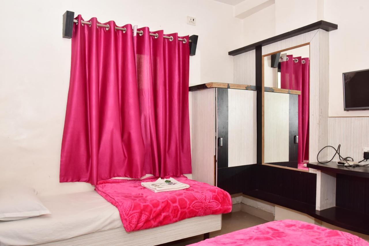 Hotel Temple Sai Shirdi Bagian luar foto